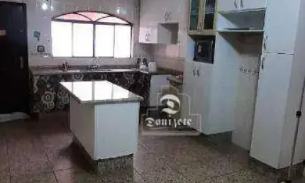 Sobrado com 4 dormitórios à venda, 249 m² por R$ 980.000,00 - Vila São Pedro - Santo André/SP