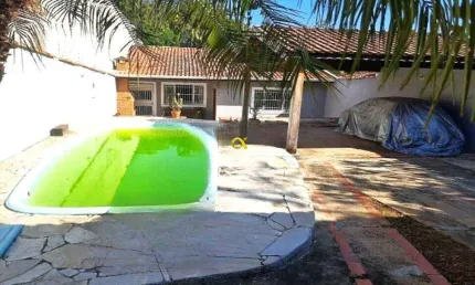 Aproveite!! Seu Oasis Moderno em Piracicaba: Casa a venda com Espaço Gourmet e Piscina no Glebas Califórnia!