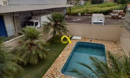 Casa Espetacular com 3 Quartos, Suíte, Área Gourmet e Piscina no Bairro Glebas Califórnia!