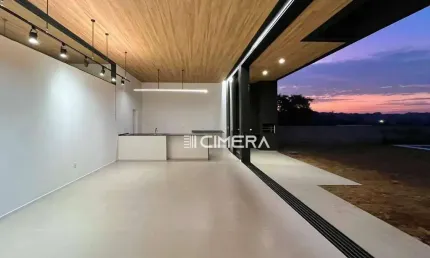 Casa à venda no condomínio village ipanema localizada na cidade de araçoiaba da serra/sp
