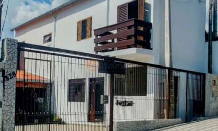 Casa para locação no Jardim Santa Terezinha 3 quartos, 2 banheiros, 1 vaga, sem quintal.