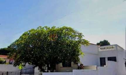 Imóvel impecável à venda em Campinas-SP: Casa na Vila Aurocan com 3 quartos, 1 suíte, 3 salas, 2 banheiros, 4 vagas e 134,12 m².