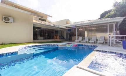Casa de Luxo em Condomínio no Loteamento Alphaville Campinas - 4 quartos, 4 suítes, 3 salas, 6 banheiros, 8 vagas, 495,99 m²