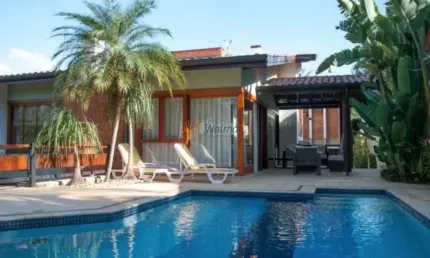 Luxuosa Casa em Condomínio à Venda em Sousas, Campinas-SP: 4 quartos, 4 suítes, 3 salas, 6 banheiros, 4 vagas de garagem, 495m².