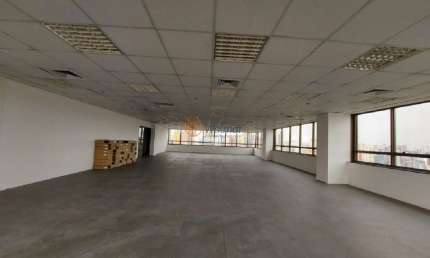 Sala Comercial de Alto Padrão no Cambuí, Campinas-SP: 5 salas, 3 banheiros, 5 vagas de garagem, 171,19m² de área.