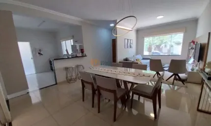 Casa de luxo em condomínio: 3 quartos, 3 suítes, 3 salas, 4 banheiros, 2 vagas na Cascata, Paulínia-SP - 165m².