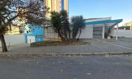 Ampla casa comercial para locação no cambuí, campinas-sp: 11 quartos, 11 salas, 3 banheiros, 10 vagas de garagem!