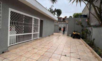 Casa Térrea com 03 dormitórios | Frente para 2 ruas