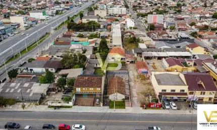 TERRENO de 804M2, 2 casas386m2 averbados!!  IDEAL para EMPREENDIENTO, por R$960.000,00 em Pinhais/P