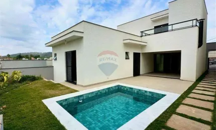 Maravilhosa residência à venda em condomínio fechado