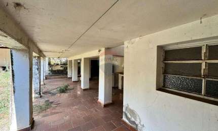 Casa Comercial à Venda - 464m² de Potencial para Seu Negócio