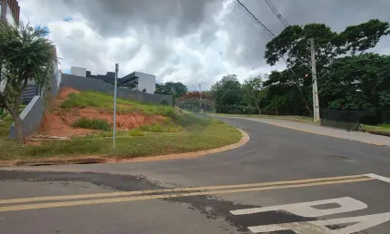 Lote de Esquina à Venda no Condomínio Campos do Conde em Bragança Paulista!