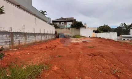 Terreno no Residencial Alvorada em Bragança Paulista: 250m² plano.