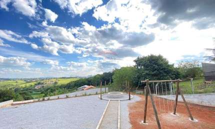Chácara no Interior de São Paulo com vista permanente, com 4 Suítes. SERÁ ENTREGUE FINALIZADO.