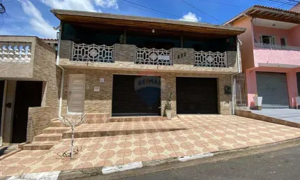 Casa a venda na Planejada II com Edícula e salão de festa