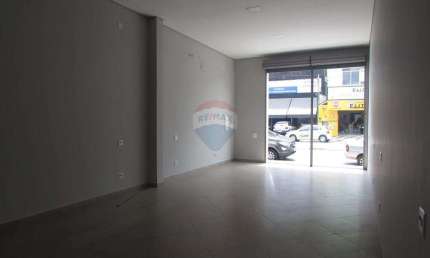 ESPAÇO COMERCIAL REFORMADO NA AVENIDA PIRES PIMENTEL