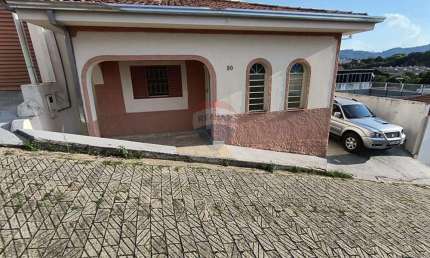 Casa com 3 quartos à venda na Travessa Eduardo Caetano de Moura, 30, Centro, Bragança Paulista