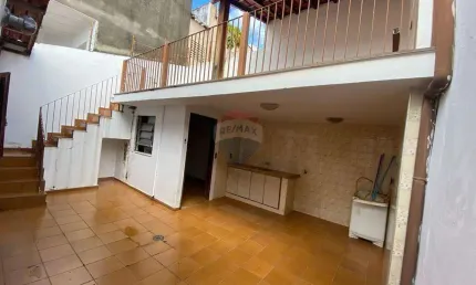 Oportunidade no Jardim América – Casa com Suíte, Garagem Coberta e Estrutura para Comércio