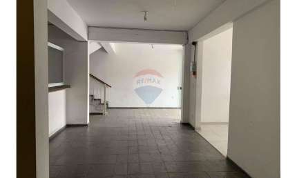 Prédio comercial no centro de Bragança Paulista na principal avenida Pires Pimentel