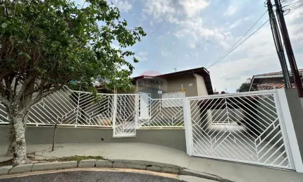 Casa à Venda no Jardim Europa – Elegância, Conforto e Lazer em Um Só Lugar