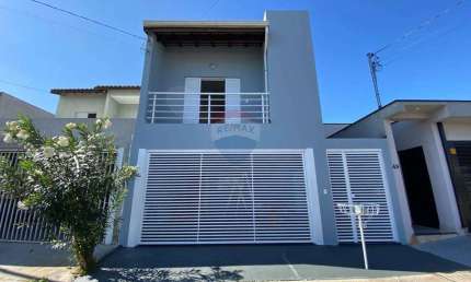 Casa a venda no bairro Quinta dos Vinhedos na cidade de Bragança Paulista - SP.