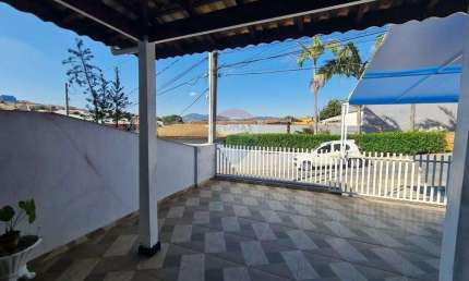 Casa com 3 quartos para alugar na Vila Santa Libânia, Bragança Paulista 