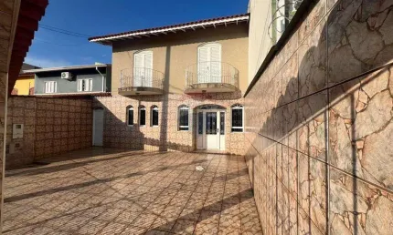 SOBRADO  À VENDA COM 3 SUITES 3 VAGAS DE GARAGEM NA AV. ANTONIETA THOMAZINE LONZA  BRAGANÇA PAULISTA