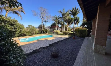 Chácara à venda em Extrema Minas Gerais. Ao pé da montanha, seu Refúgio dos Sonhos em Minas Gerais!