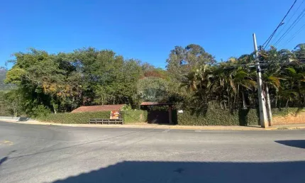 Chácara no Centro de Extrema, em frente ao parque de eventos - Preço Reduzido!