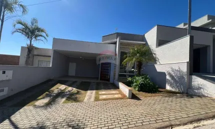 Casa térrea com 3 dormitórios sendo 1 suíte  pra locação no condomínio mirantes de bragança