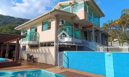 Casa para Venda em Garopaba, Macacu, 3 dormitórios, 1 suíte, 2 banheiros, 2 vagas