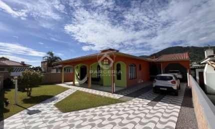 Casa para Venda em Garopaba, Gamboa, 2 dormitórios, 1 suíte, 3 banheiros, 2 vagas