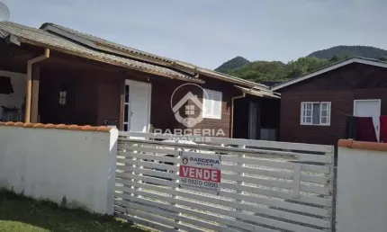 Casa para Venda, Encantada, 2 dormitórios, 3 banheiros