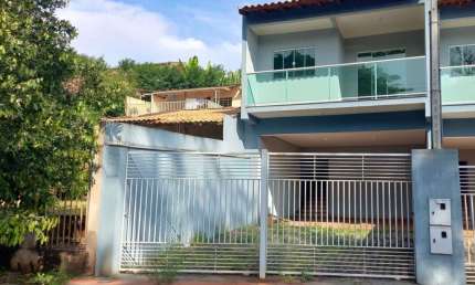 Casa com 3 quartos à venda na Rua Amália Tonon Minatti, Cafezal, Londrina por R$ 420.000