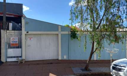 Casa à venda na Rua Coimbra, Parque Residencial João Piza, Londrina por R$ 600.000