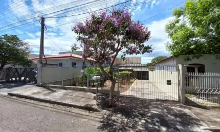 Casa com 1 quarto à venda na Rua Nápoles, Parque Residencial João Piza, Londrina por R$ 240.000