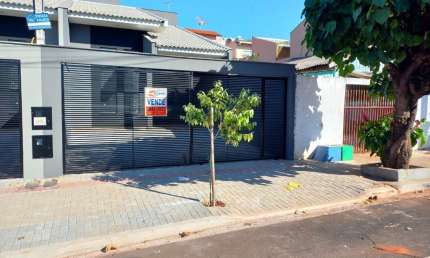 Casa com 3 quartos à venda na Rua Adriano Marino Gomes, Monte Belo, Londrina