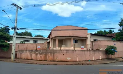 Casa à venda na Rua Capitão João Busse, Califórnia, Londrina
