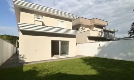 Casa com 4 quartos à venda no glória, joinville  por r$ 2.350.000