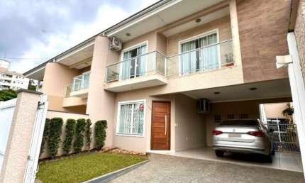 Casa com 3 quartos à venda no Santo Antônio, Joinville , 138 m2 por R$ 850.000