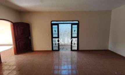Casa com 3 dormitórios para alugar, 233 m² por R$ 2.720/mês - Jardim Nazareth - São José do Rio Preto/SP