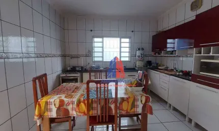 Casa com 3 dormitórios à venda, 140 m² por R$ 330.000 - Jardim dos Lírios - Americana/SP