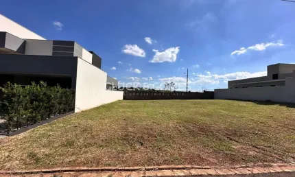 Terreno em condomínio fechado à venda na Avenida Angelina Ricci Vezozzo, 70, Conjunto Habitacional Jesualdo Garcia Pessoa, Londrina por R$ 245.000