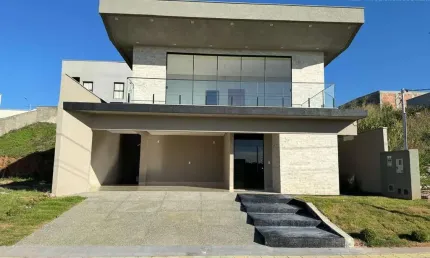 SOBRADO COM 215M² 4 SUÍTES CONDOMÍNIO JARDINS PORTO