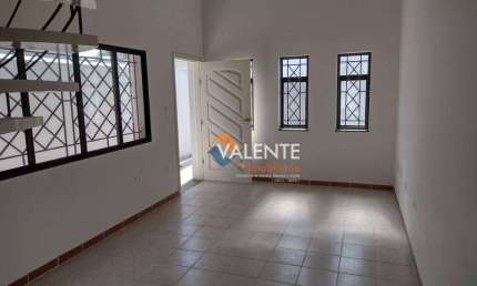 Sobrado com 2 dormitórios à venda, 100 m² por R$ 490.000,00 - Maracanã - Praia Grande/SP