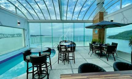 Cobertura Triplex decorada Frente mar no Edifício Summer Beach em  Balneário Camboriu