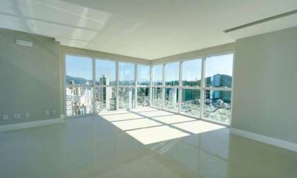 Apartamento quadra mar a venda em Balneário Camboriú - Eleganza Tower