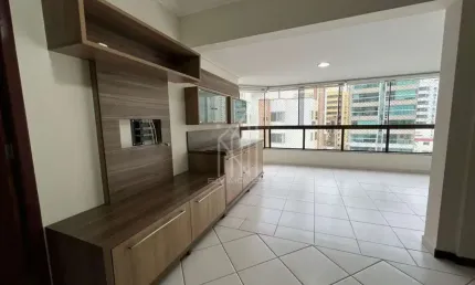 Apartamento no edifício claudia centro de balneário camboriú