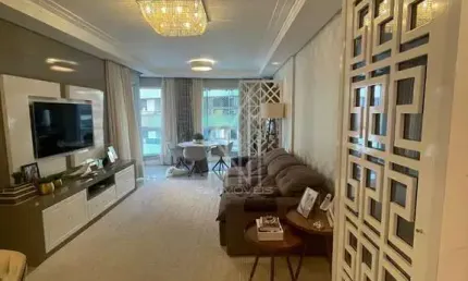 Apartamento à venda no Edifício Vale dos reis na quadra do mar em  Balneário Camboriú