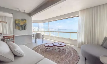 Apartamento Frente mar decorado no Edifício Praia do sol